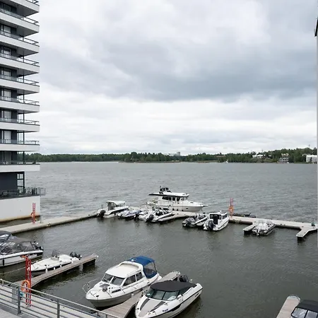 Luxury Penthouse With Stunning Sea Views & Private Sauna Appartamento