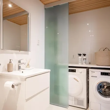 Apartmán Luxury Penthouse With Stunning Sea Views & Private Sauna