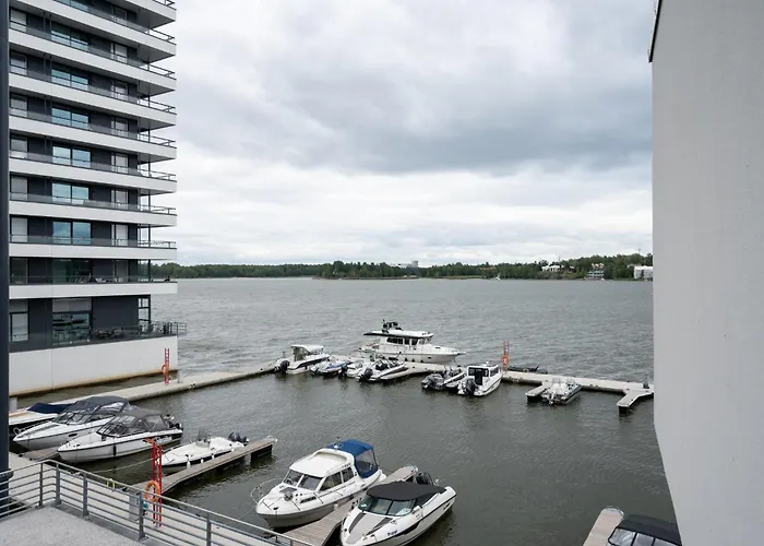 Luxury Penthouse With Stunning Sea Views & Private Sauna Apartmán