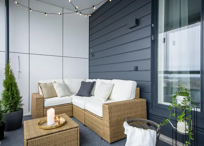 Luxury Penthouse With Stunning Sea Views & Private Sauna Apartmán