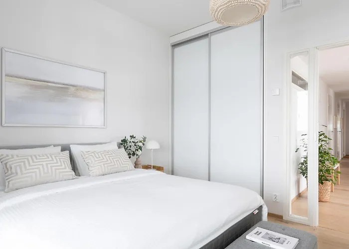 Luxury Penthouse With Stunning Sea Views & Private Sauna Apartmán