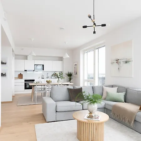 Luxury Penthouse With Stunning Sea Views & Private Sauna Apartmán *