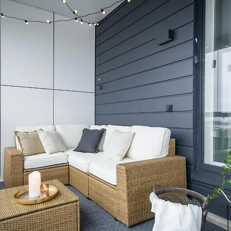 Luxury Penthouse With Stunning Sea Views & Private Sauna Apartmán